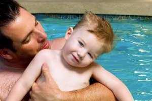 Opadające powieki: możliwe przyczyny i sposoby na leczenie
