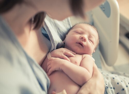 Nowo narodzone dziecko - wizyta u noworodka w szpitalu