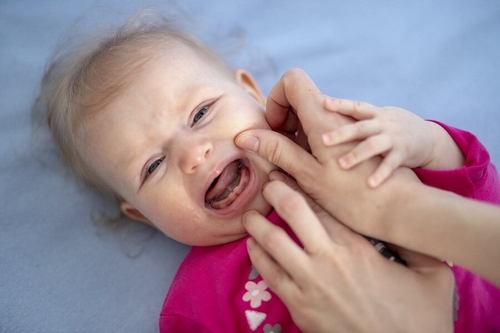 Ząbkowanie u dzieci - jak ukoić ból?
