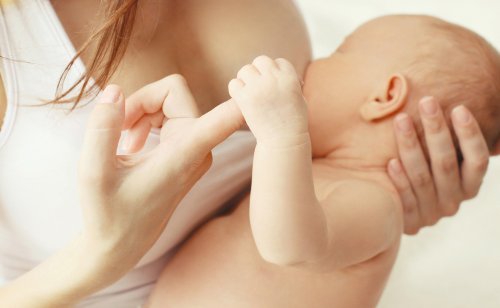 Aby obliczyć ile mleka powinno pić dziecko, weź pod uwagę jego wagę.