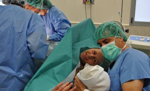 Bliska osoba towarzysząca podczas porodu: same korzyści