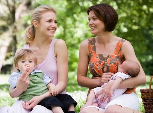 2 matki z dziećmi