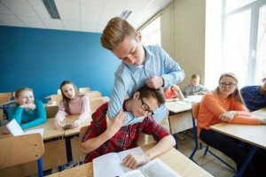 Dziecko bije się w szkole - co zrobić w takiej sytuacji?