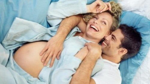 Seks w ciąży: przyjemność w kolejnych trymestrach