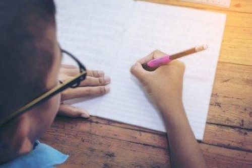 Ćwiczenia na poprawę pisma odręcznego dziecka