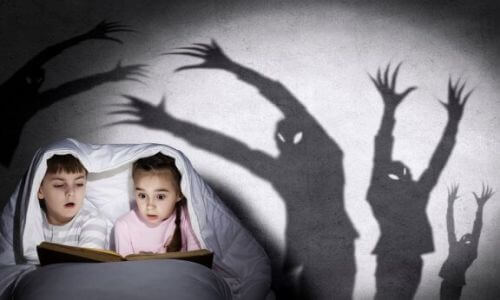 Jak opowiadać dzieciom przerażające historie? Poznaj kilka przydatnych porad