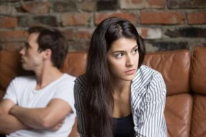 Jak rozwiązywać konflikty w związku? Poznaj kilka przydatnych porad.