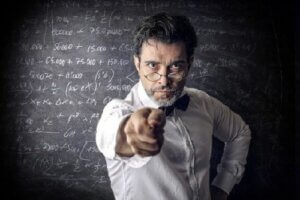 Słaby nauczyciel - czy wiesz jakie są jego cechy charakterystyczne?