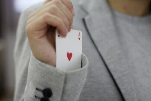 Karta chowana w rękawie