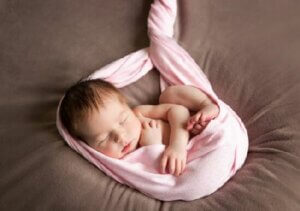 Życie w łonie matki: implikacje natury emocjonalnej