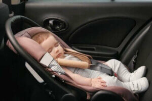 Przepisy dotyczące fotelików samochodowych dla dzieci