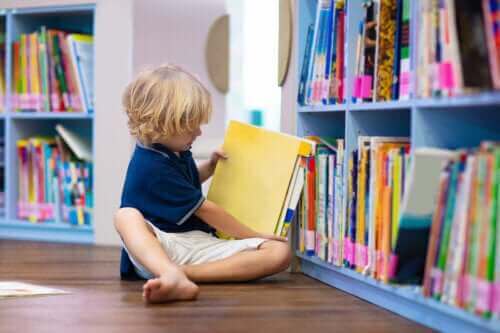 Dziecko czyta - adaptacja dziecka do nowych warunków