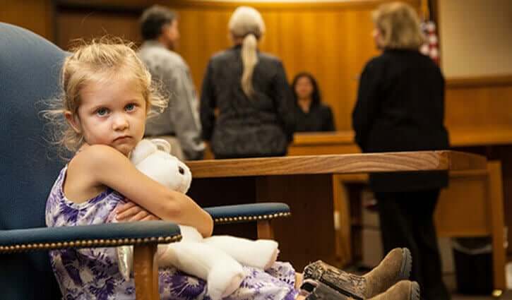 Dziecko na sali sądowej - reprezentacja prawna nieletnich