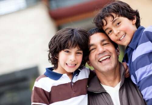 Trzy książki dla dzieci traktujące o rodzinach niepełnych