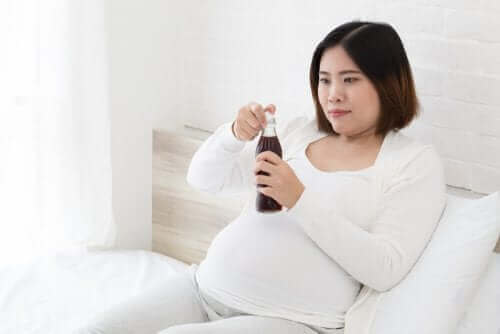 Kofeina w czasie ciąży- czy jest bezpieczna?