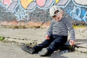 Nieśmiałe i introwertyczne dzieci: co je różni?