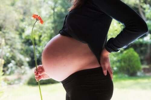 Skóra podczas ciąży: czy wiesz jak ją poprawnie pielęgnować?