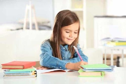 Dziecko w trakcie nauki