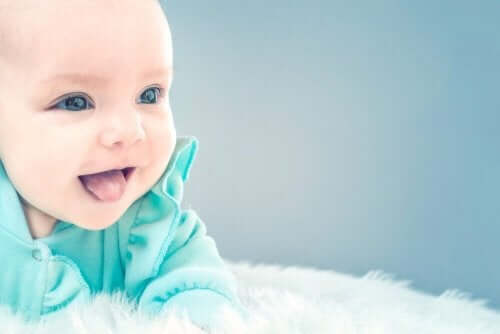 Dlaczego dzieci naśladują wszystko, co widzą?