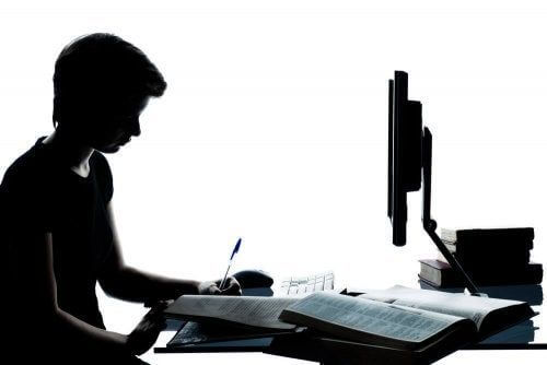 Jak nauczyć uczniów pisać streszczenia?