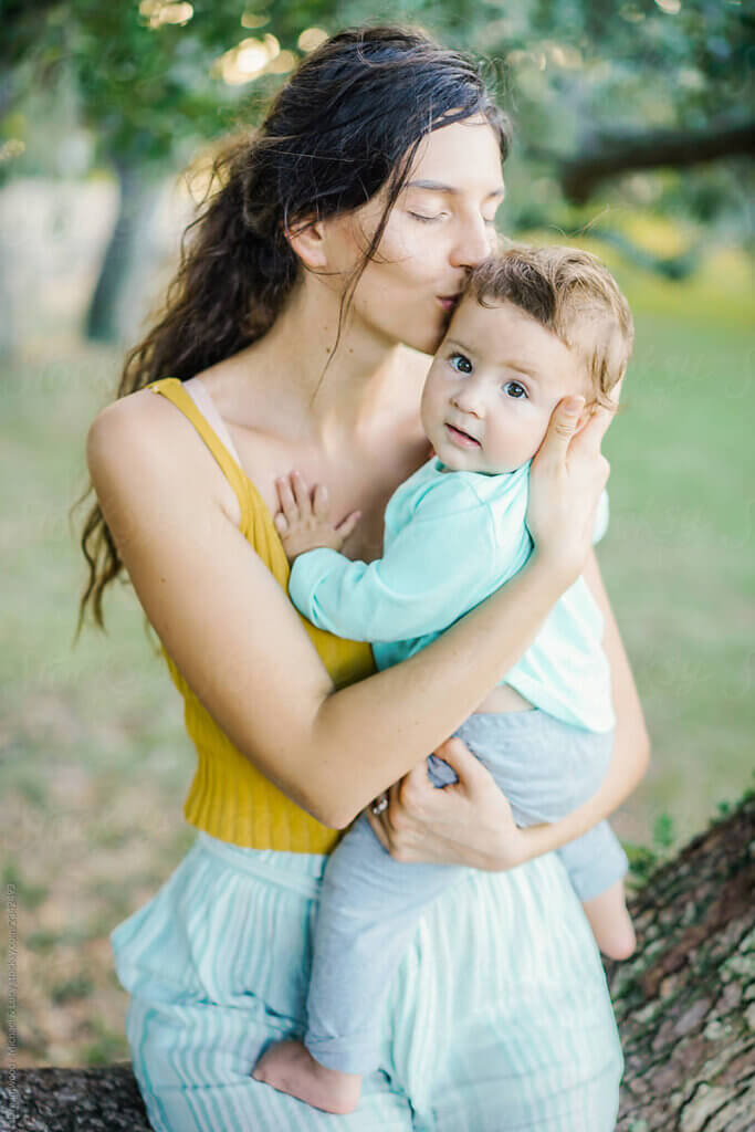 Przytulanie dziecka: wpływ na mózg matki