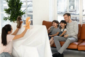 Korzyści, jakie oferuje dzieciom zabawa lalkami we wczesnym dzieciństwie