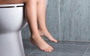 Dlaczego niektóre dzieci trzymają mocz przez wiele godzin?