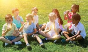 W jaki sposób zredukować ryzyko odwodnienia u dzieci i co wtedy robić?